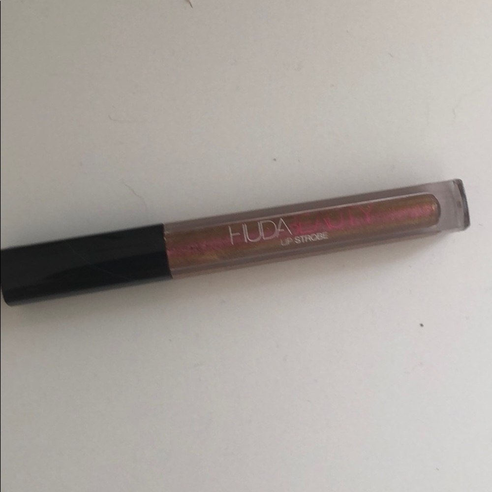 Huda beauty lip strobe